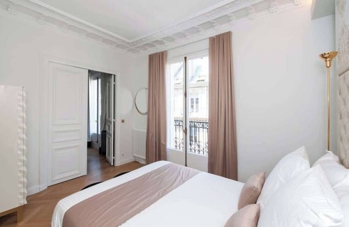 Champs-Elysees Apartment | A Sumptuous 2-BR apartment in the Champs-Elysées