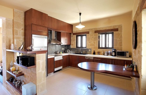Kolymbari Villa | A tastefully decorated traditional villa with private pool and panoramic view