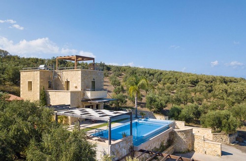 Kolymbari Villa | A tastefully decorated traditional villa with private pool and panoramic view