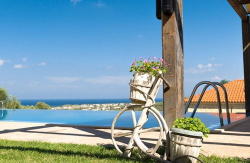 Kolymbari Villa | A tastefully decorated traditional villa with private pool and panoramic view