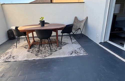 Bas-Vernet Apartment | A terrace close to the city center