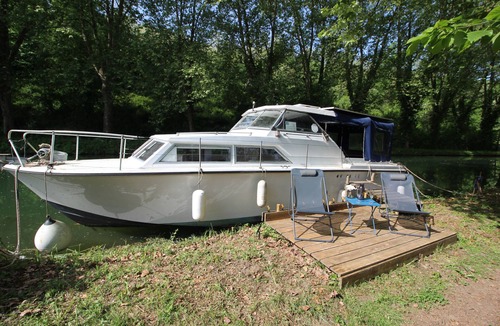 Meilhan-sur-Garonne Boat Rental | A timeless night aboard the Terry Carly!