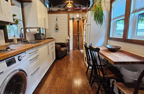 Pawcatuck Cottage | A Tiny Escape - Charming Eco-Friendly Retreat Awaits in Stonington