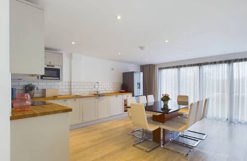 Ashford House | A tranquil farm stay in the Weald of Kent, 50mins from central London via PT.