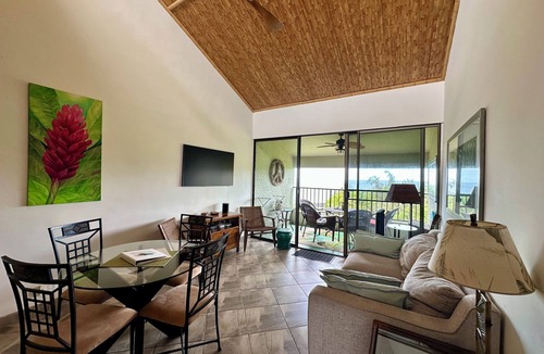 Hilo Condo | A Tropical Paradise 2 Bed/1bath. Stunning Bay and Ocean Views