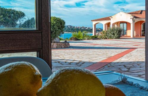 Santa Reparata Apartment | A un passo dal mare -Trilocale Baia con vista mare