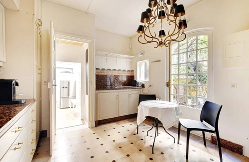 Arsenal Apartment | A Verdant Escape:580m2:Expansive Townhouse Nestled in a Marais Cul-de-Sac
