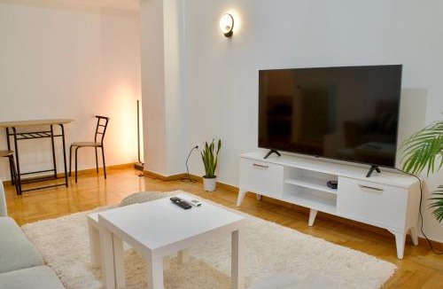 Athens Apartment | A Very Friendly and Central Home