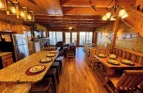 Pigeon Forge Cabin | A+ Views & Location! Parkway, Dollywood/Hot Tub Games Pet Friendly Resort Pool