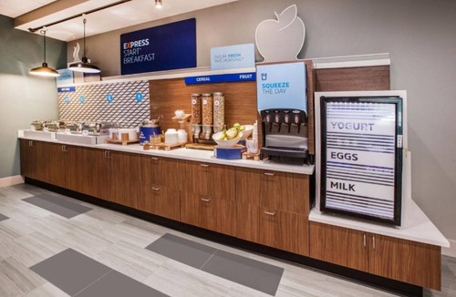 Martha Lake House | A warm, welcoming lobby with plush seating is just a taste of the service