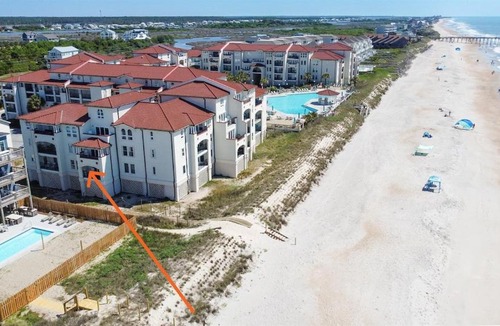 North Topsail Beach Apartment | A Wave From It All- Luxe 1BR at Villa Capriani