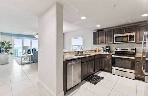 Ocean View Halifax Estates Condo | A Wave From It All Oceanfront Pool