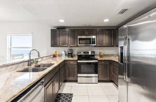 Ocean View Halifax Estates Condo | A Wave From It All Oceanfront Pool