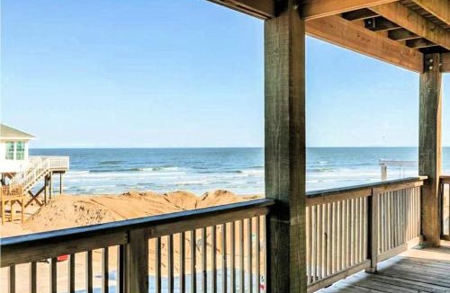 San Luis House | A'Wave From It All - WOW View, Steps to Beach Entrance!