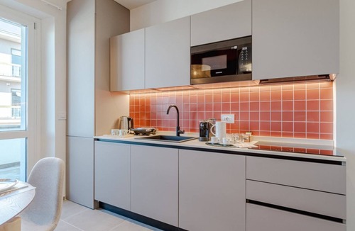 Lingotto Apartment | A welcoming and functional studio, conveniently located in a area with excellent metro access, perfect for reaching the city center in just a few minutes and easily traveling to San Salvario. The location is also ideal for those needing to reach the Po R