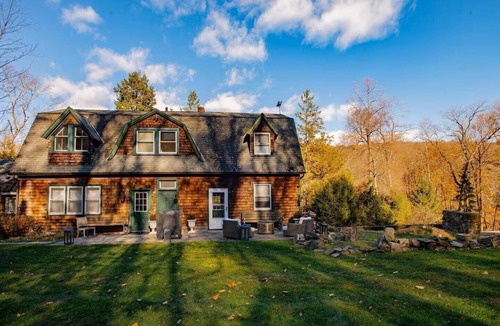 Garrison Cottage | A well-appointed cottage in the woods of Garrison, NY
