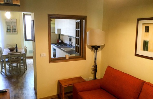 San Lorenzo Apartment | A window on Florence