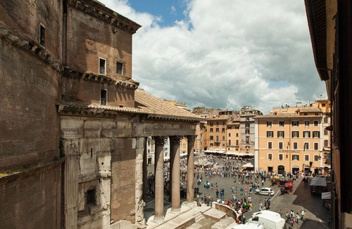 Rione VIII Sant'Eustachio Apartment | A window on Pantheon : It's true! overlooking the Pantheon. Unique experience!