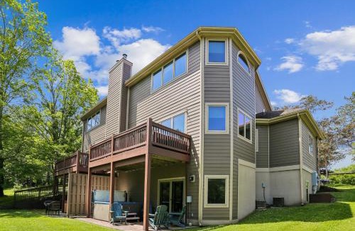McHenry Villa | A Wisp-Er Away: 5BR retreat at Wisphot tub fire pit Ski Golf