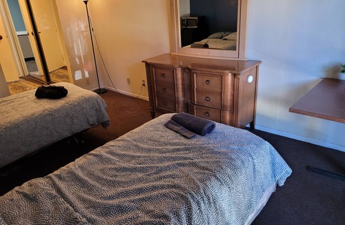 Beverly Hills Hotel | (A07) LA Spacious Double Bed Suite