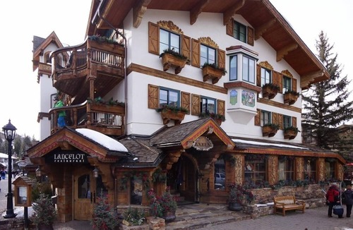 Vail Apartment | A1-Location: Stylish 5*Loft adjacent to Gondola and Ski-school