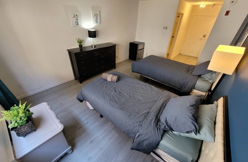 Beverly Hills Hotel | (A12) Lovely Spacious Double Bed Studio