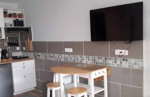 Treclun Apartment | A39 Exit N*5 Studio: Quiet/Relaxing/Secure