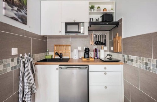 Treclun Apartment | A39 Exit N*5 Studio: Quiet/Relaxing/Secure