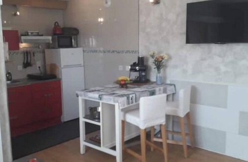 Treclun Apartment | A39, Exit N*5, T1: Quiet/Peaceful/Relaxing/Safe; 1 bed (140/200), master suite