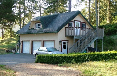 Ferndale Cottage | "Aalborg Suite" private suite on 10 acres overlooking Ferndale - Humbolt County