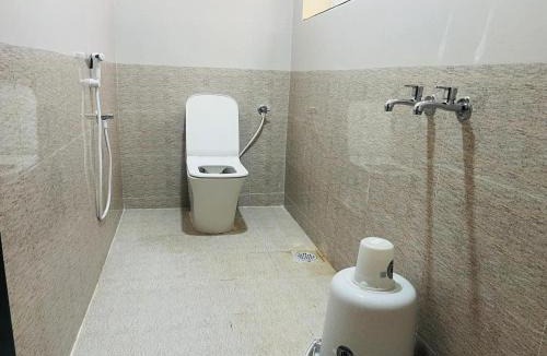 Mayiladuthurai Hotel | Aashira Residency