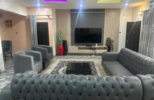 Loburo House | Abbey Square