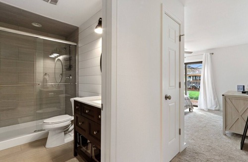 Fontana-on-Geneva Lake Villa | Abbey Villa Escape - Luxury Fontana Condo w/ Private Association Pool!