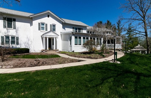 Valparaiso Apartment | Abbotsford Suite at Aberdeen