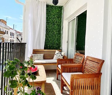 Sitges Town Center Apartment | Abbott apartment - 1 min from the beach - 100m2 - sleeps 8