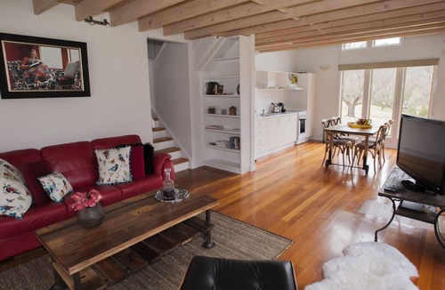 Wandiligong Cottage | Abby's Cottage Bright