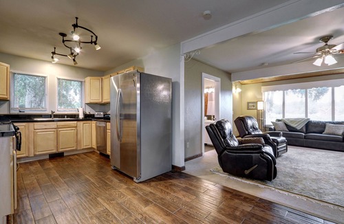 Wasilla House | Abby's Mountain View 3 Bedroom 2 Bathrooms Roomy Cottage