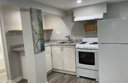 Bridgewater Apartment | ABBY’S APT Suite , 1 Queen Bed , 65” Curved TV,