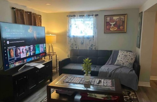 Bridgewater Apartment | ABBY’S APT Suite , 1 Queen Bed , 65” Curved TV,