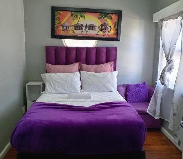 Eikenbosch House | ABC ACCOMMODATION BELLVILLE CAPE TOWN 25 VAN NIEKERK STREET OAKDALE BELLVILLe