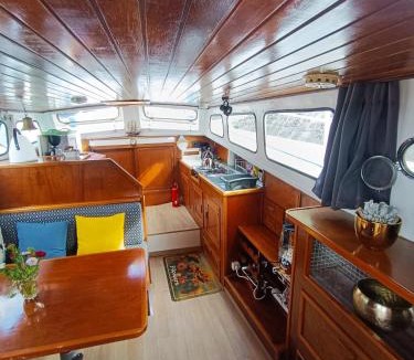 Leffe Boat Rental | Abdll
