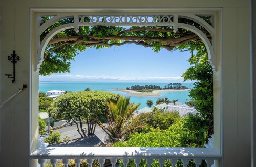 Britannia Heights Apartment | 'Abel Abode -Te Whare Rangi' - Private Room in Nelson Waterfront