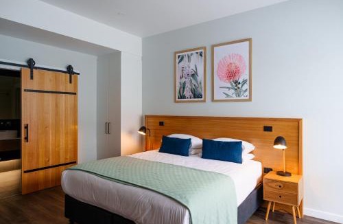 Woodside Hotel | Aberdeen Lane