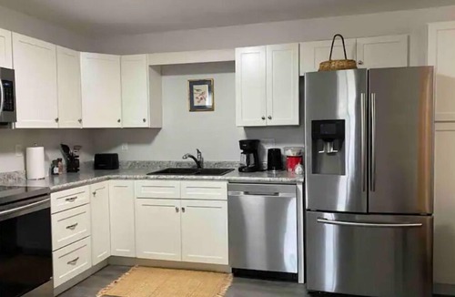 Bridgewater Apartment | Abigael’s Apt Suite 1 BR 2 BED in Central Bridgewater