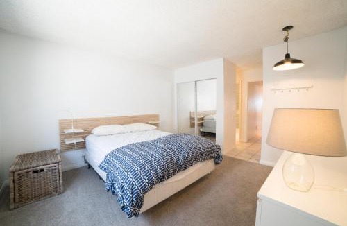 West Newport Apartment | Abigail - Beachfront