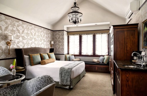 Downtown Victoria Hotel | Abigail's Hotel