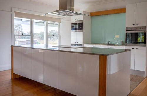 Erudgere House | Abingdon House - Luxurious four bedroom, three bathroom contemporary house with spectacular views.