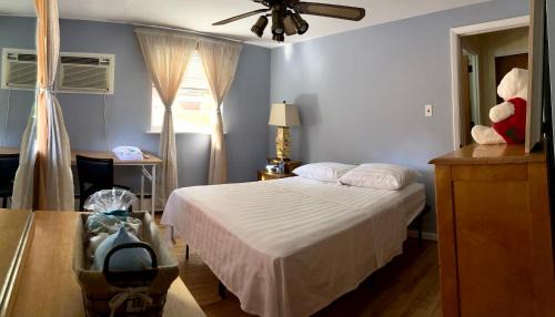 Havertown House | ABnB Superhost - Siri's Favorite Place