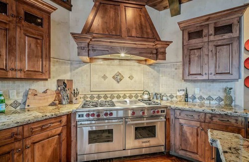 Deer Valley House | Abode at Mountains Edge, ski-in/ski-out, hot tub, pool table