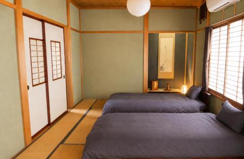 Hida Takayama Onsen House | Abode Ojinmachi - Spacious Home Near Old Town with Free Parking for 3 Cars
